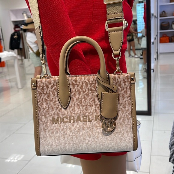 Michael Kors Mirella Extra-Small Ombré Logo Crossbody XBODY Shopper 
Camel 
NWT - Picture 15 of 16